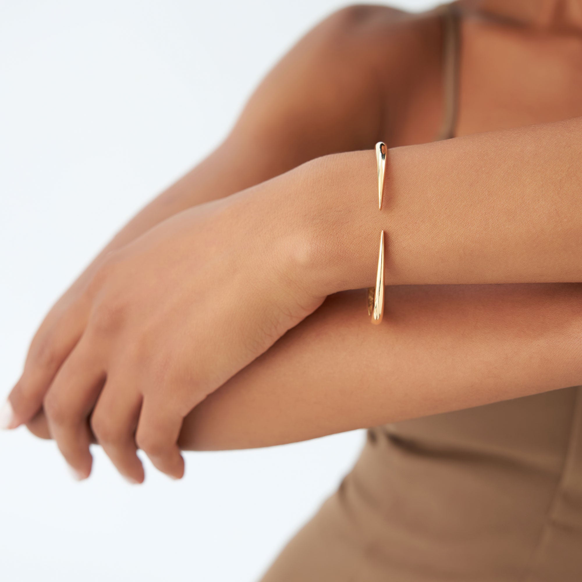 OBFJ1167 - 14k Gold Claw Cuff Bangle Bracelet 5