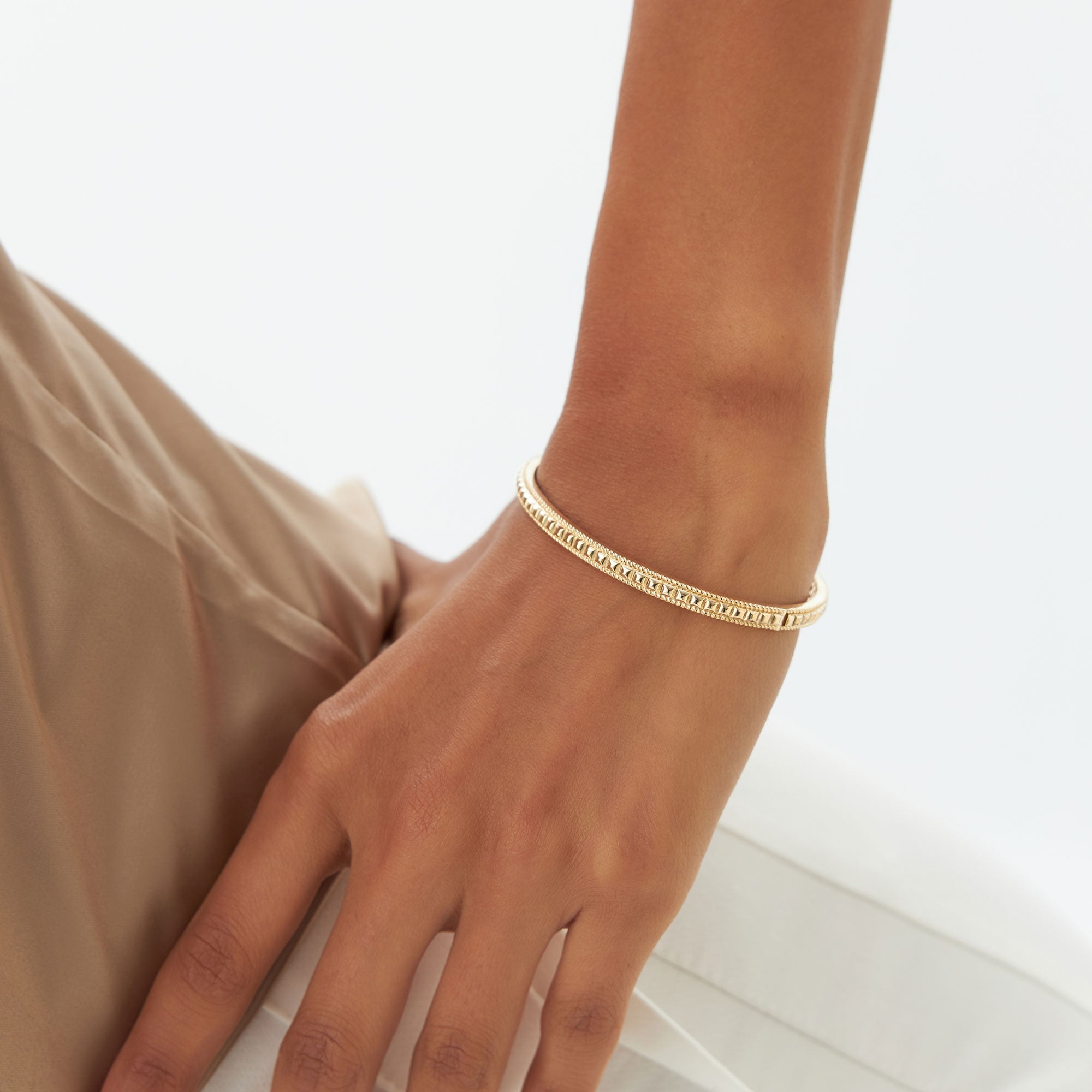 OBFJ1166 - 14k Pyramid Gold Bangle Bracelet 2