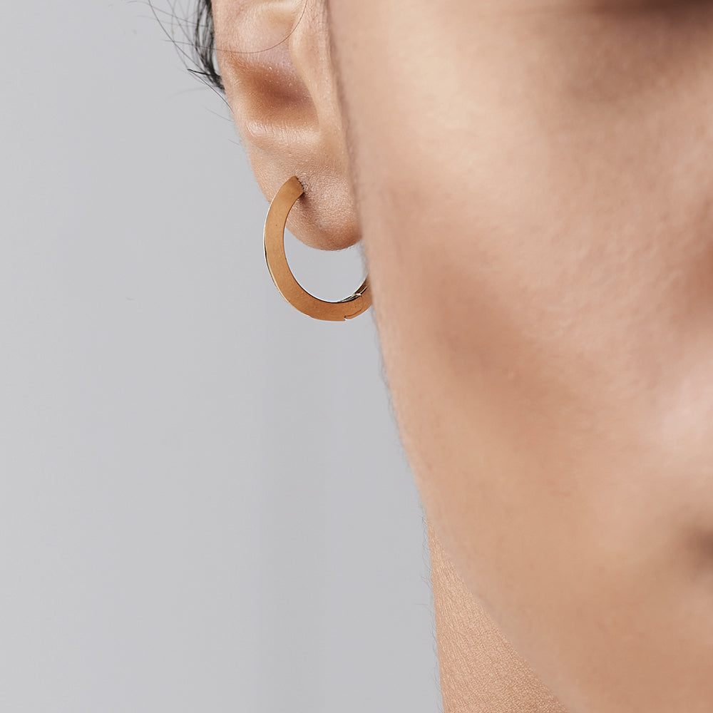 OBFJ2179 - 14k Gold Flat Hoop Earrings 3