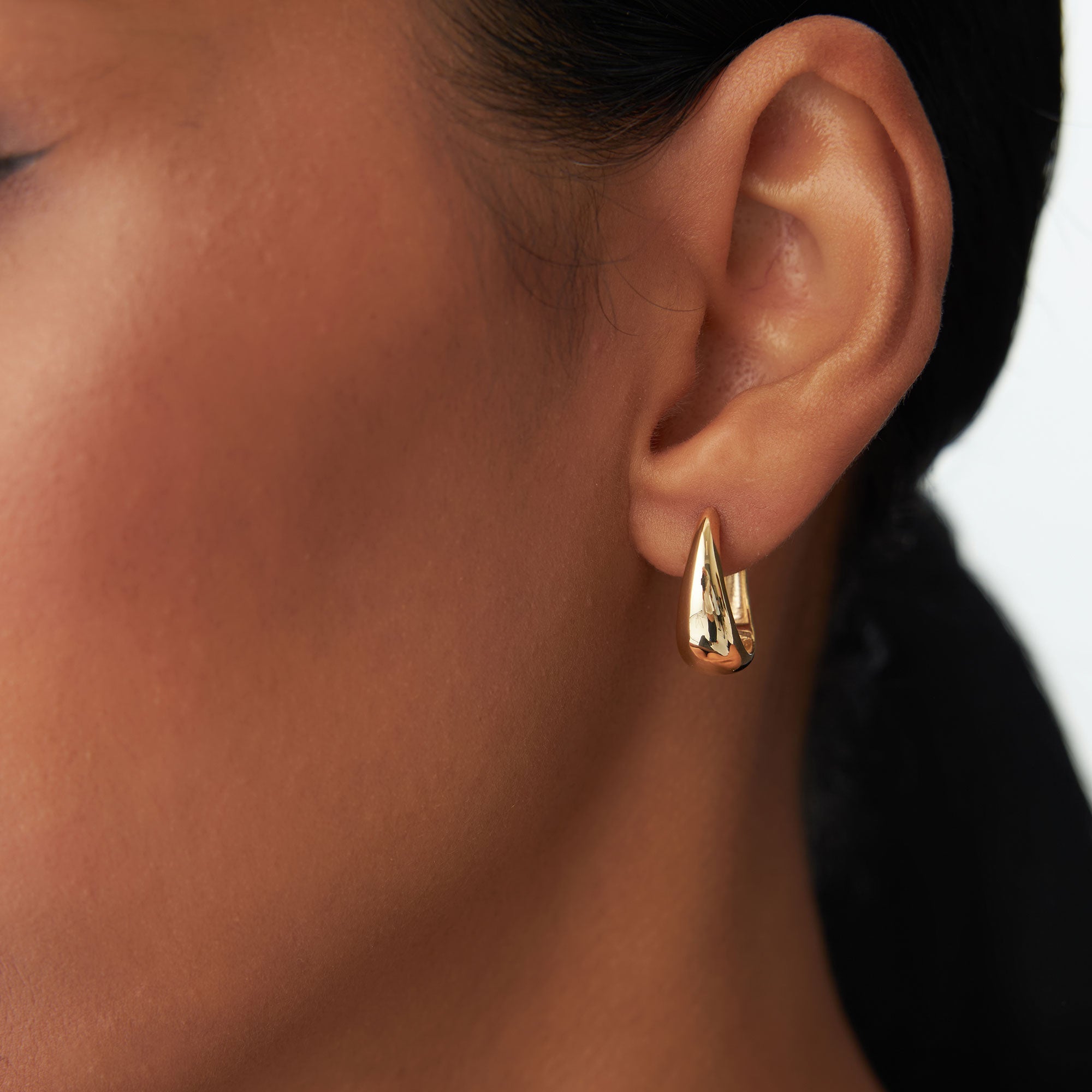 OBFJ1231 - 14k Gold Teardrop Hoop Earrings 2
