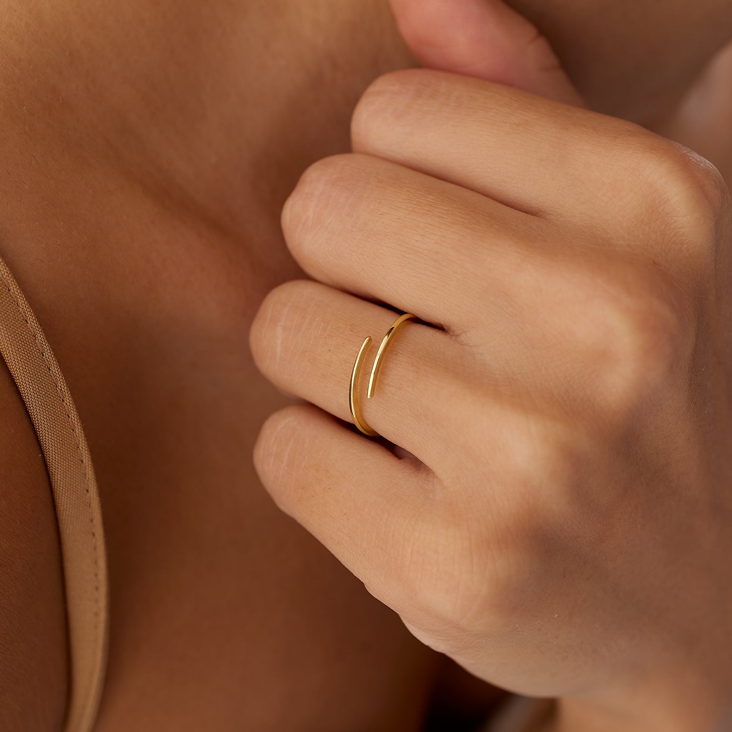 OBFJ1445 - 14k Gold Stacking Criss Cross Ring 3