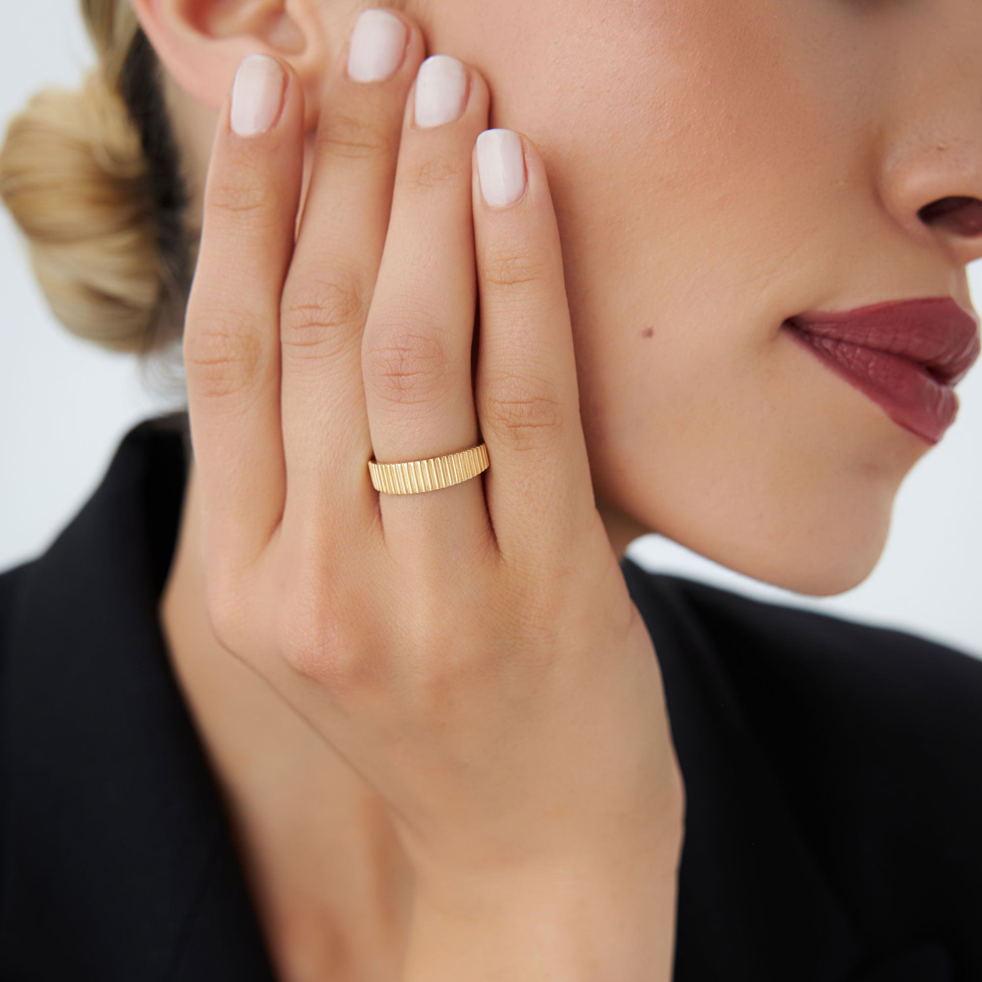 OBFJ1230 - 14k Fluted Textured Graduating Ring 2