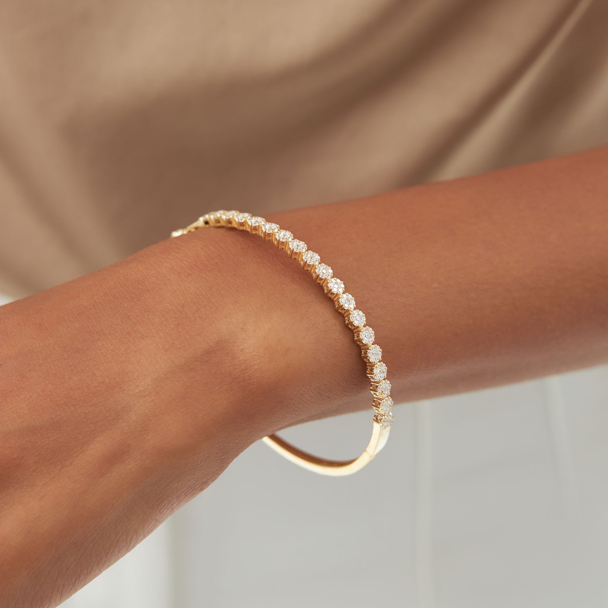 OBFJ1114 - 14k 1.15ctw Luxurious Cluster Diamond Bangle 5