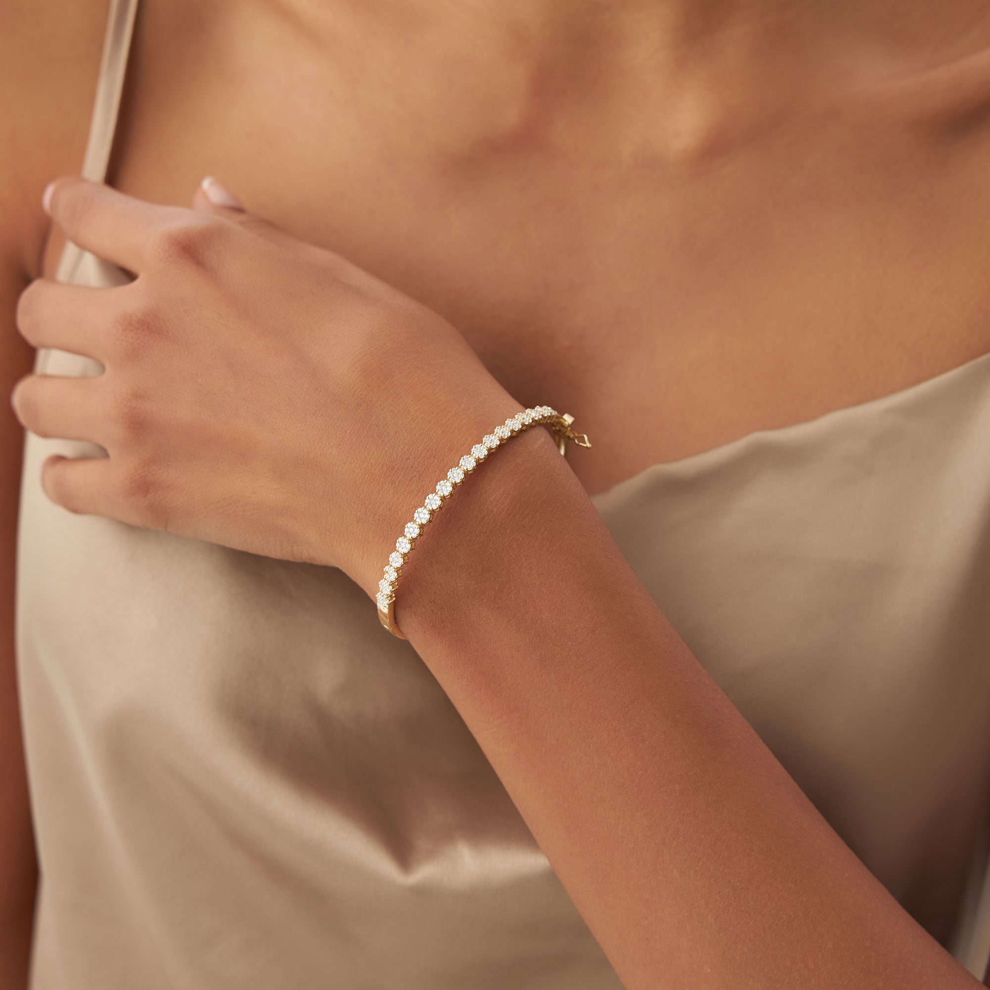 OBFJ1114 - 14k 1.15ctw Luxurious Cluster Diamond Bangle 4