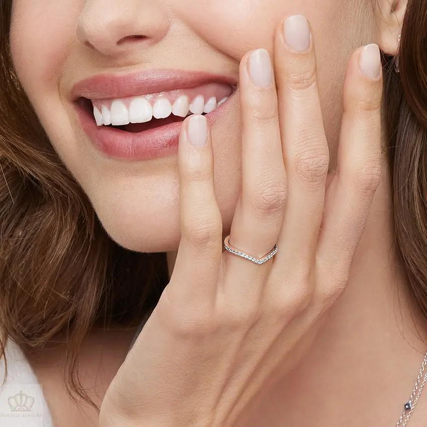 Flair Diamond Ring 0.17ctw Wedding Band Ring - LR40 Camélia™