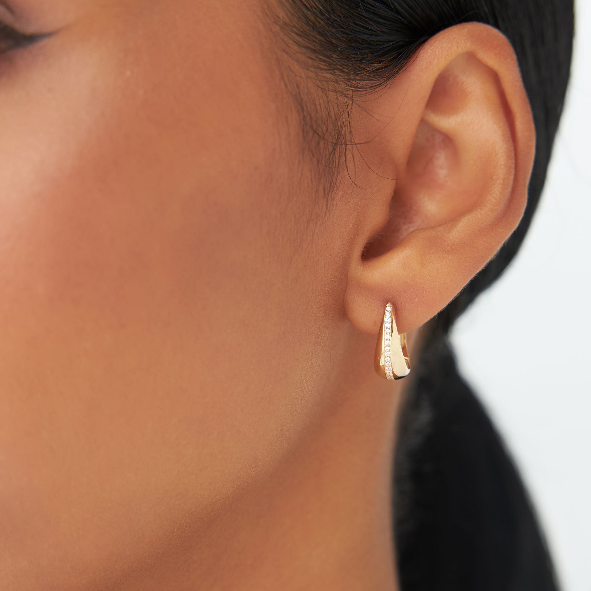 OBFJ1121 - 14k Gold Teardrop Diamond Hoop Earrings 4