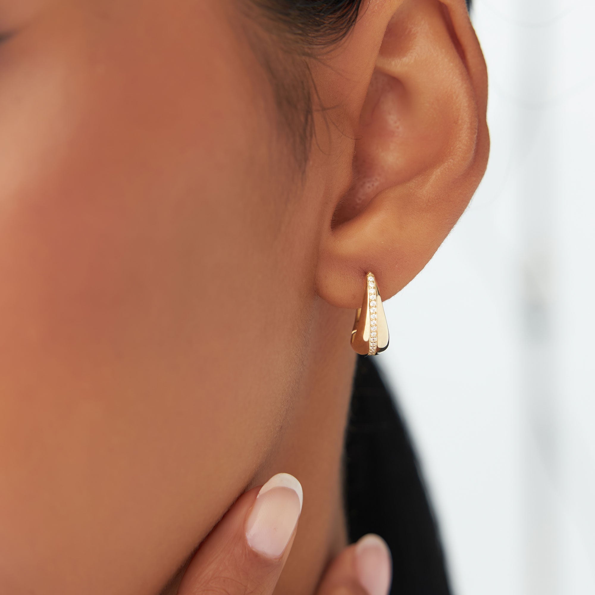 OBFJ1121 - 14k Gold Teardrop Diamond Hoop Earrings 2