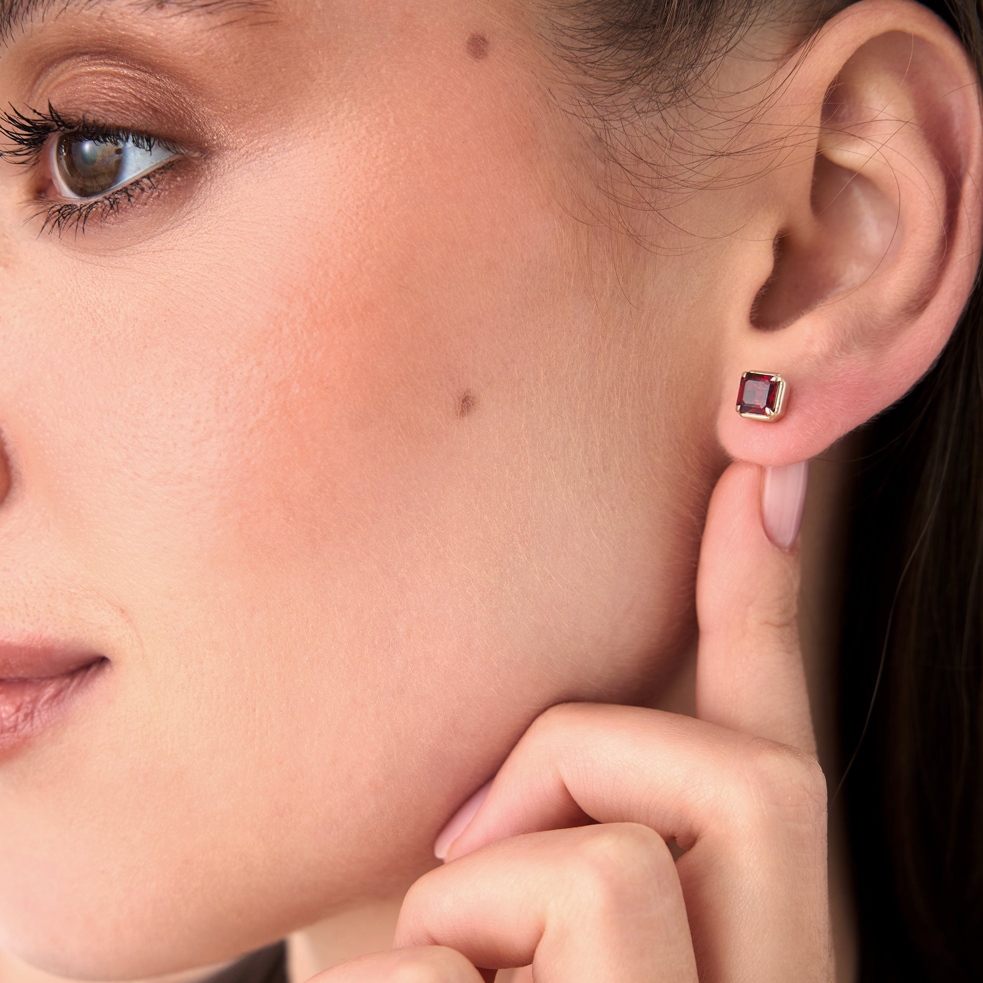 OBFJ0483 - 14K Asscher Cut Garnet Stud Earrings 2