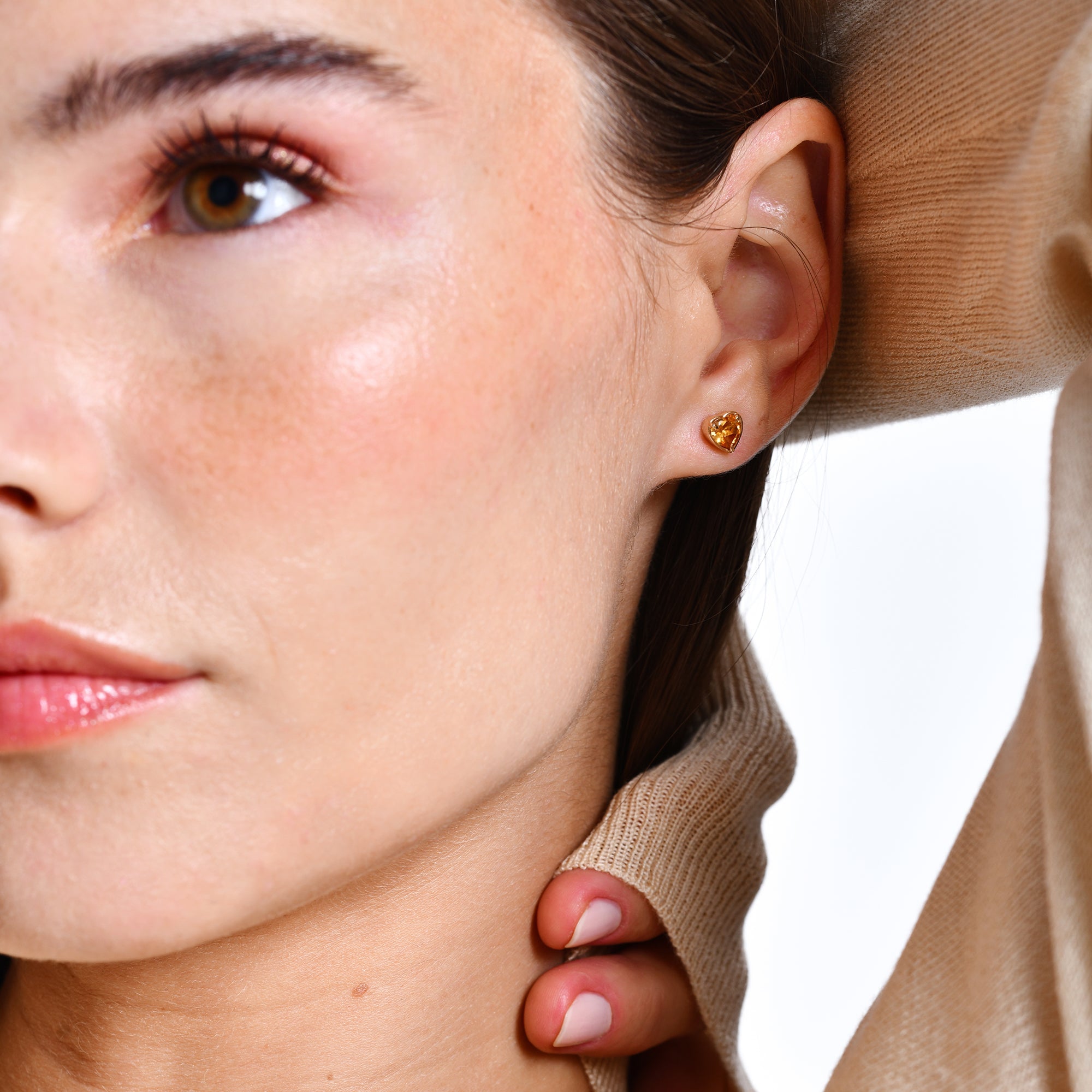 OBFJ0489 - 14K Heart Shaped Citrine Stud Earrings 2