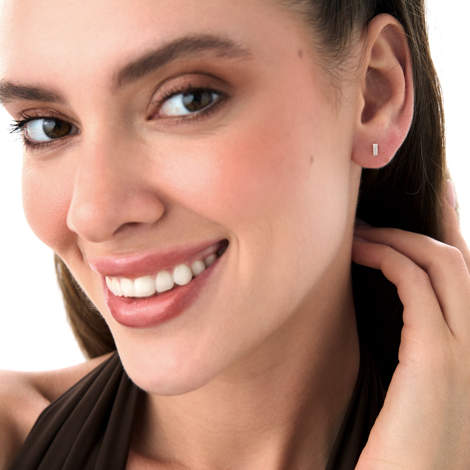 OBFJ0665 - 14k Diamond Baguette Bar Stud Earrings 3