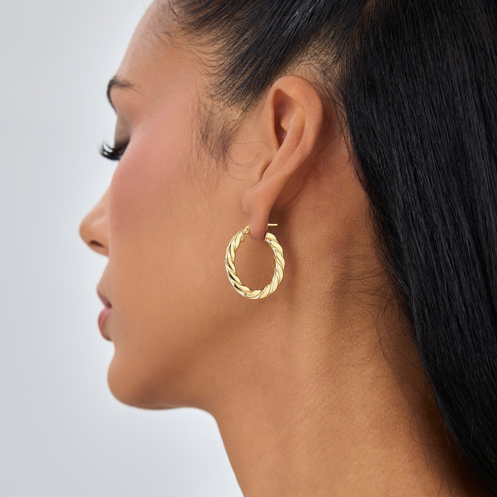 OBFJ0777 - 14k Bold Twisted Oval Hoops 3