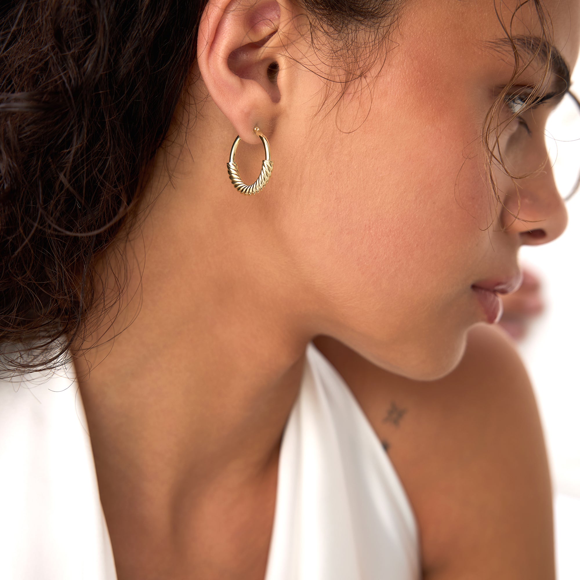OBFJ0536 - 14K Twist Rope Hoop Earrings, Medium Gold Hoops 4
