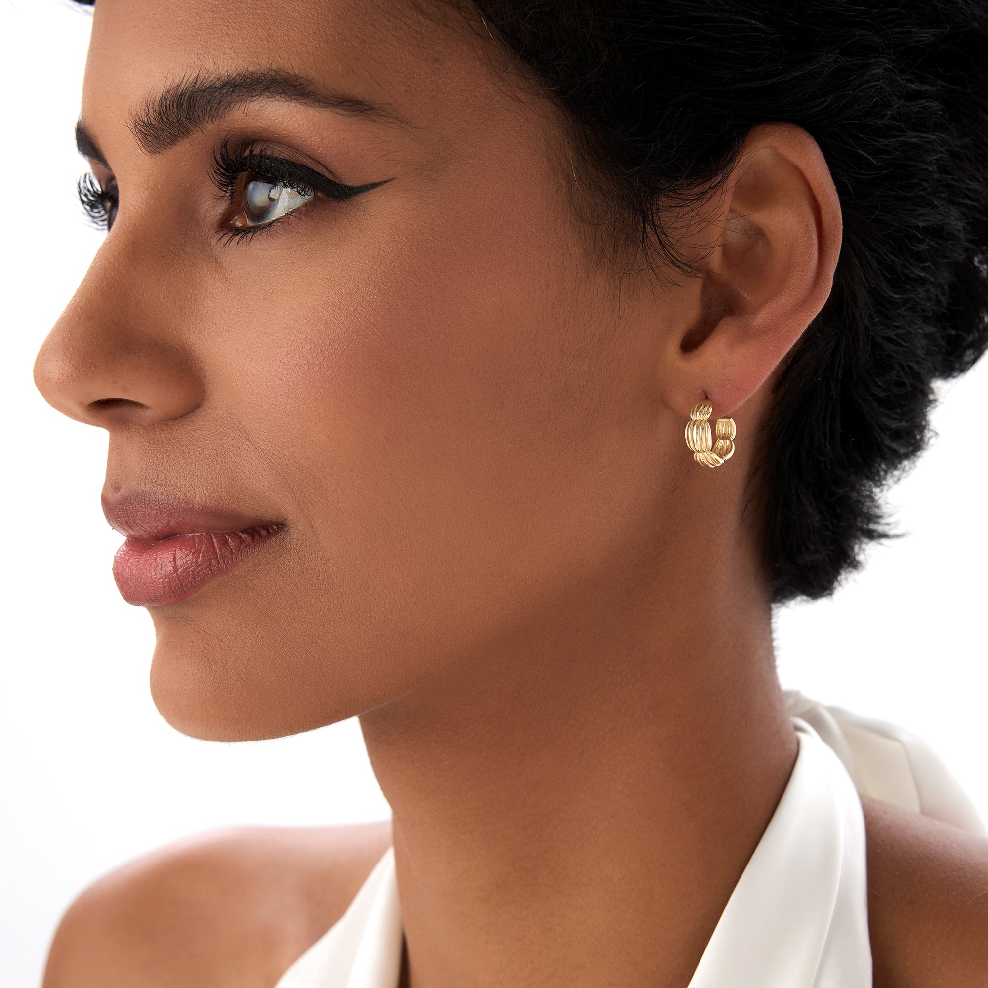 OBFJ0428 - 14k Gold Ribbed Dome Hoop Earrings 4