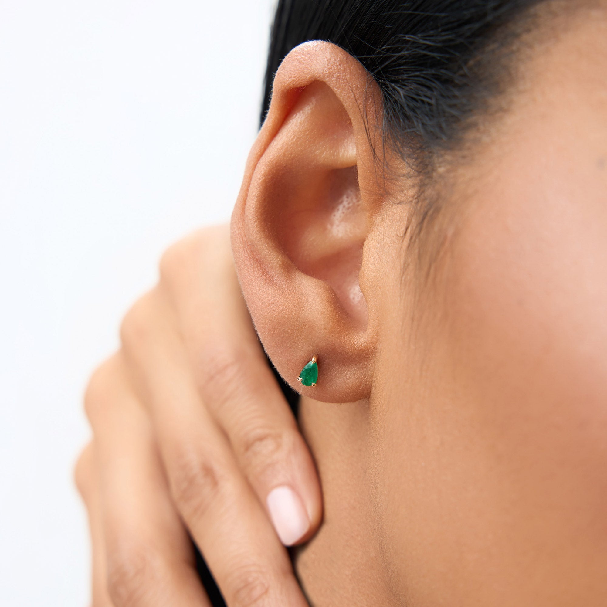 OBFJ1048 - 14K Pear Shaped Emerald Stud Earrings 4