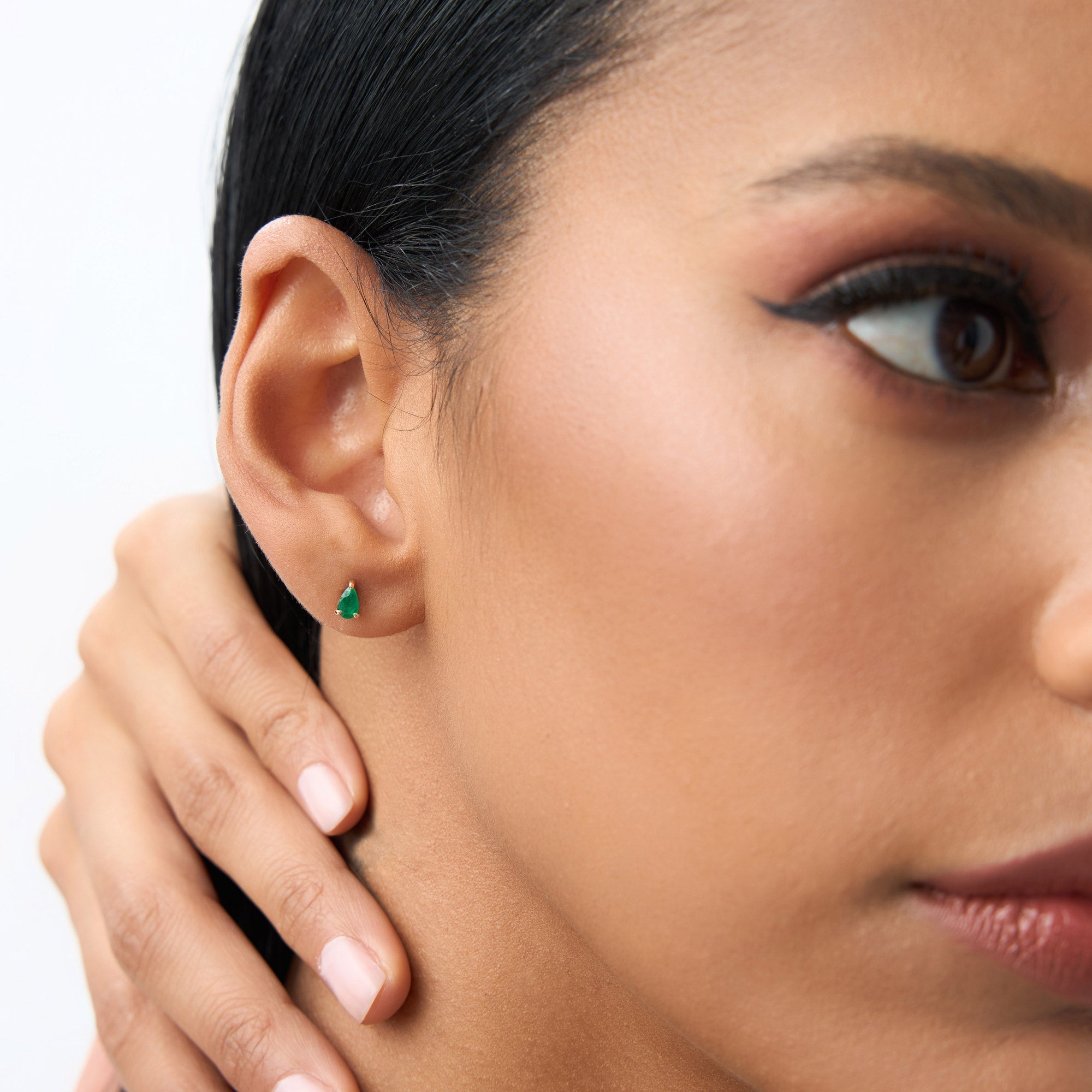 OBFJ1048 - 14K Pear Shaped Emerald Stud Earrings 3