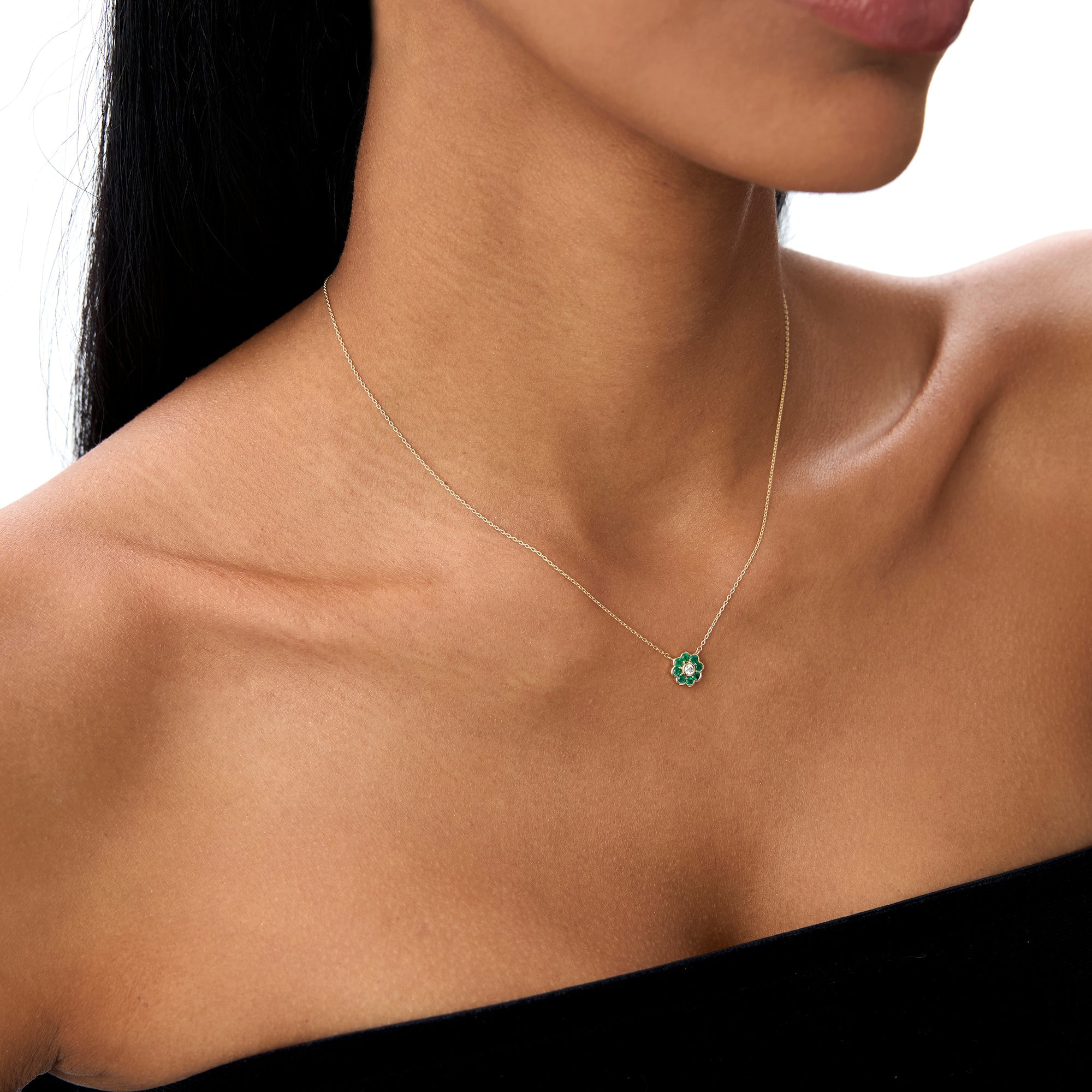 OBFJ0894 - 14K Bezel Setting Emerald Flower Diamond Necklace 4