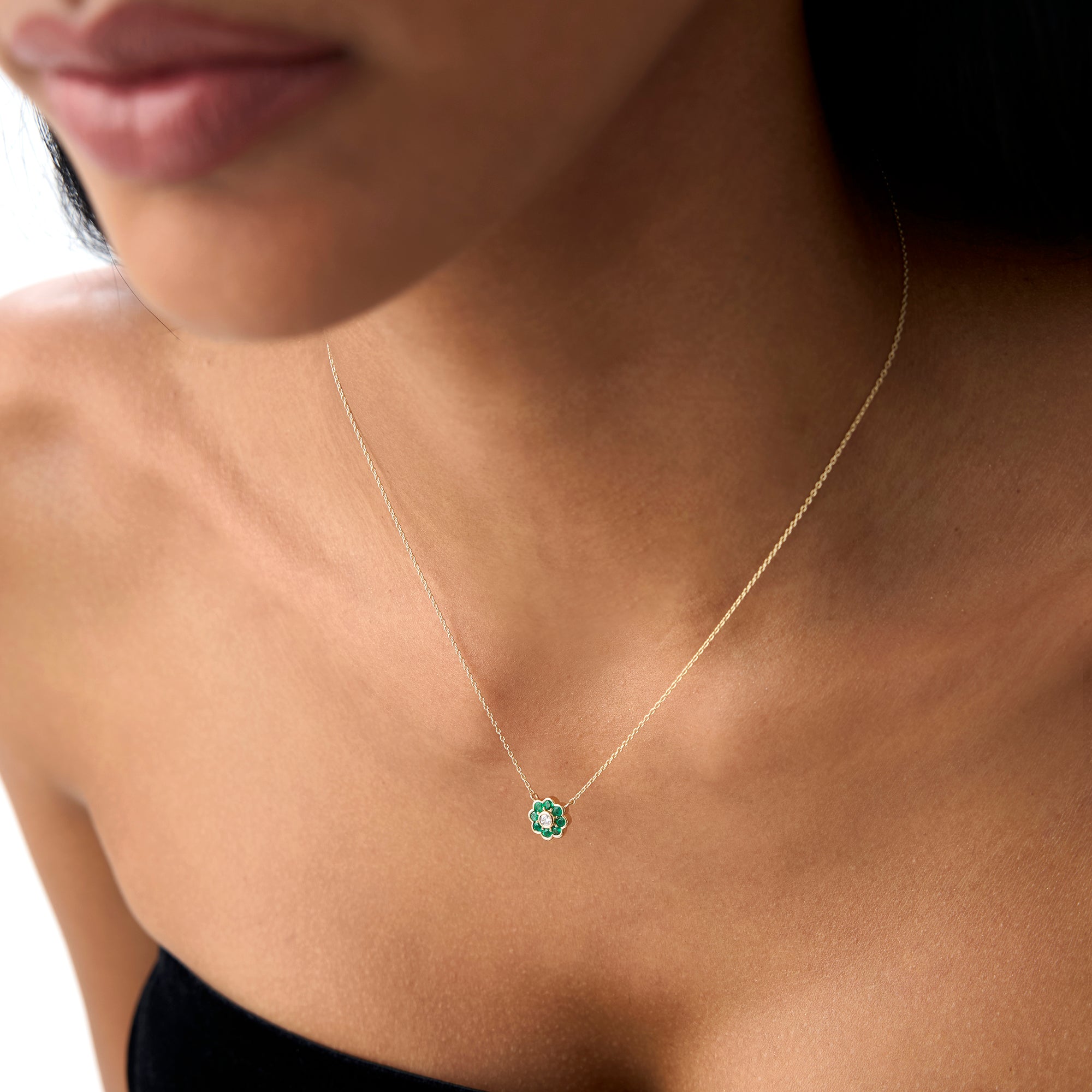 OBFJ0894 - 14K Bezel Setting Emerald Flower Diamond Necklace 3