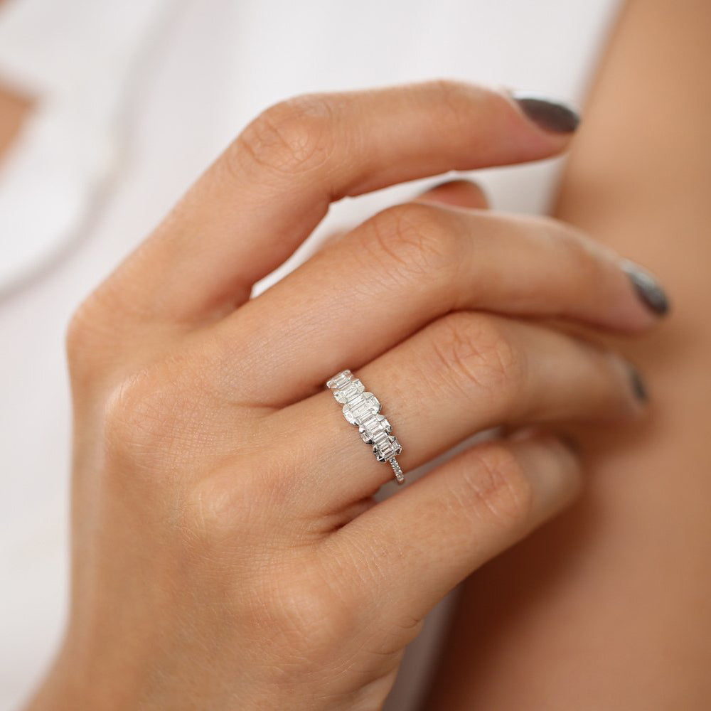 OBFJ1896 - 14K Graduating Baguette Diamond Anniversary Ring 3