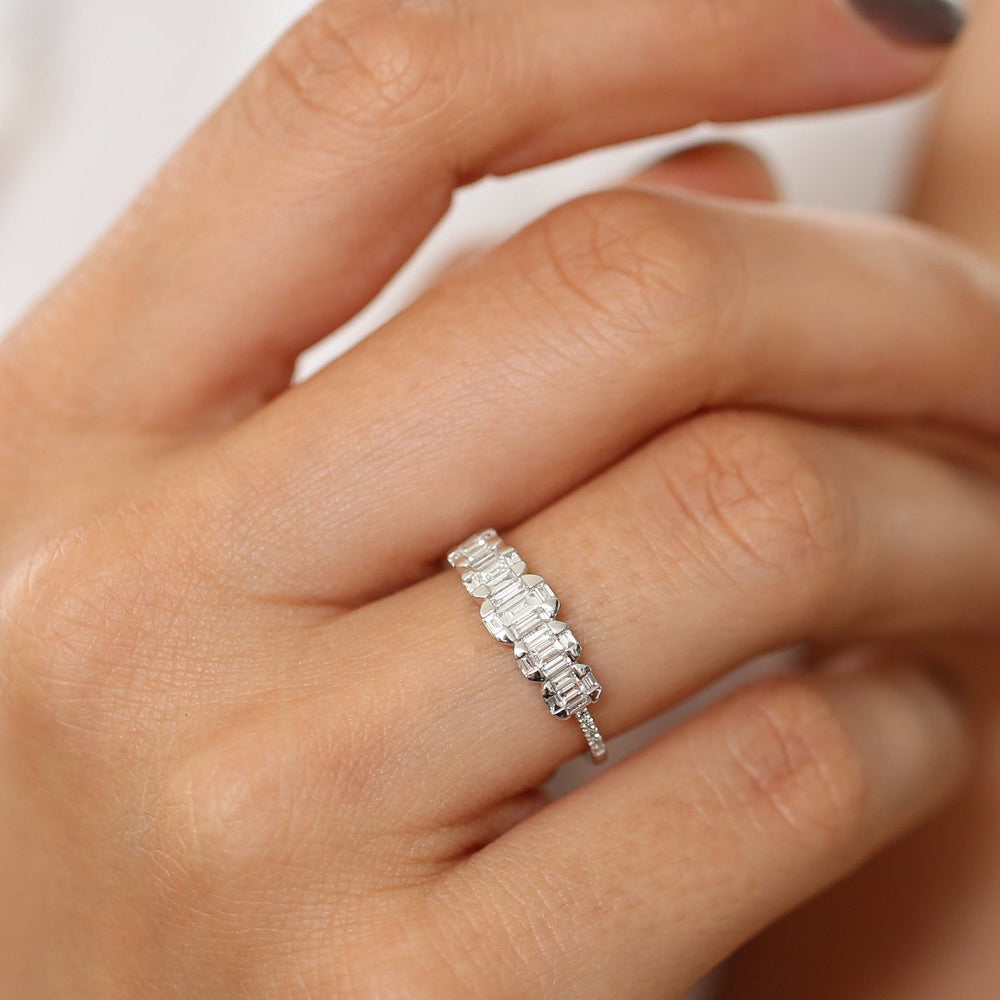 OBFJ1896 - 14K Graduating Baguette Diamond Anniversary Ring 2