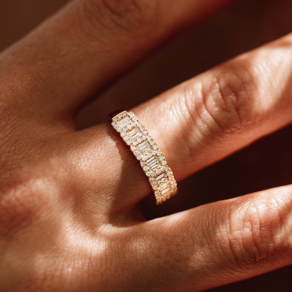 OBFJ1954 - 14K Gold Unique Baguette and Round Diamond Anniversary Ring 2
