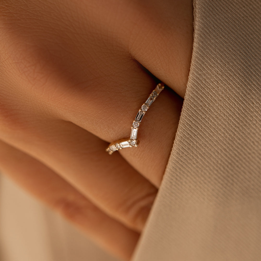 OBFJ2199 - 14k Baguette and Round Diamond Chevron Ring 2
