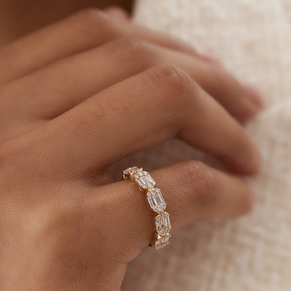 OBFJ1507 - 14k Baguette and Round Diamond Anniversary Ring 3