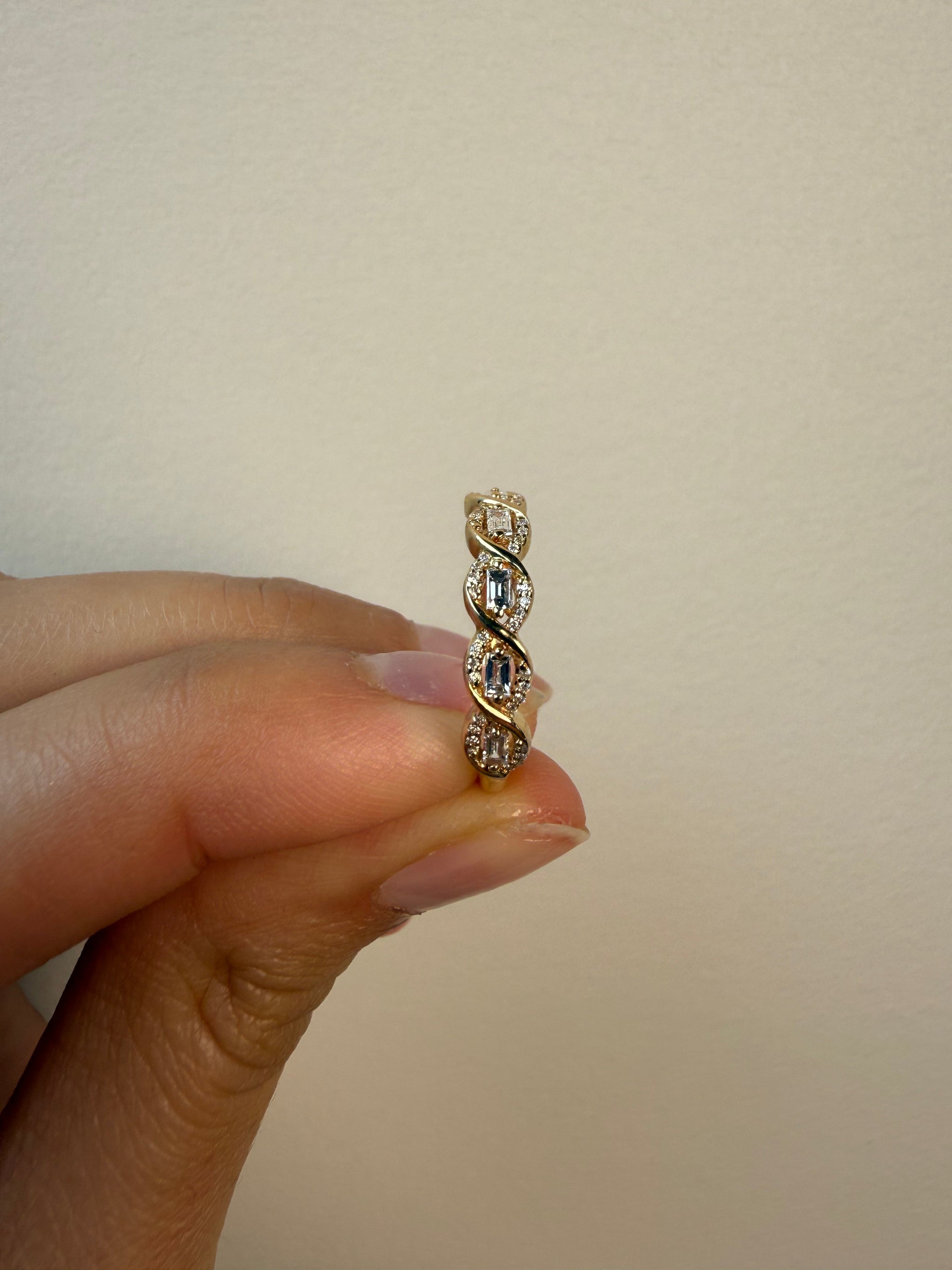 OBFJ0086 - 14K Gold Baguette Halo Twist Ring 3