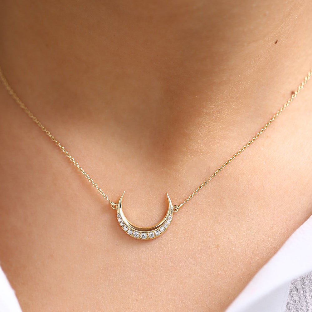 OBFJ1648 - 14K Gold Diamond Crescent Moon Necklace 3