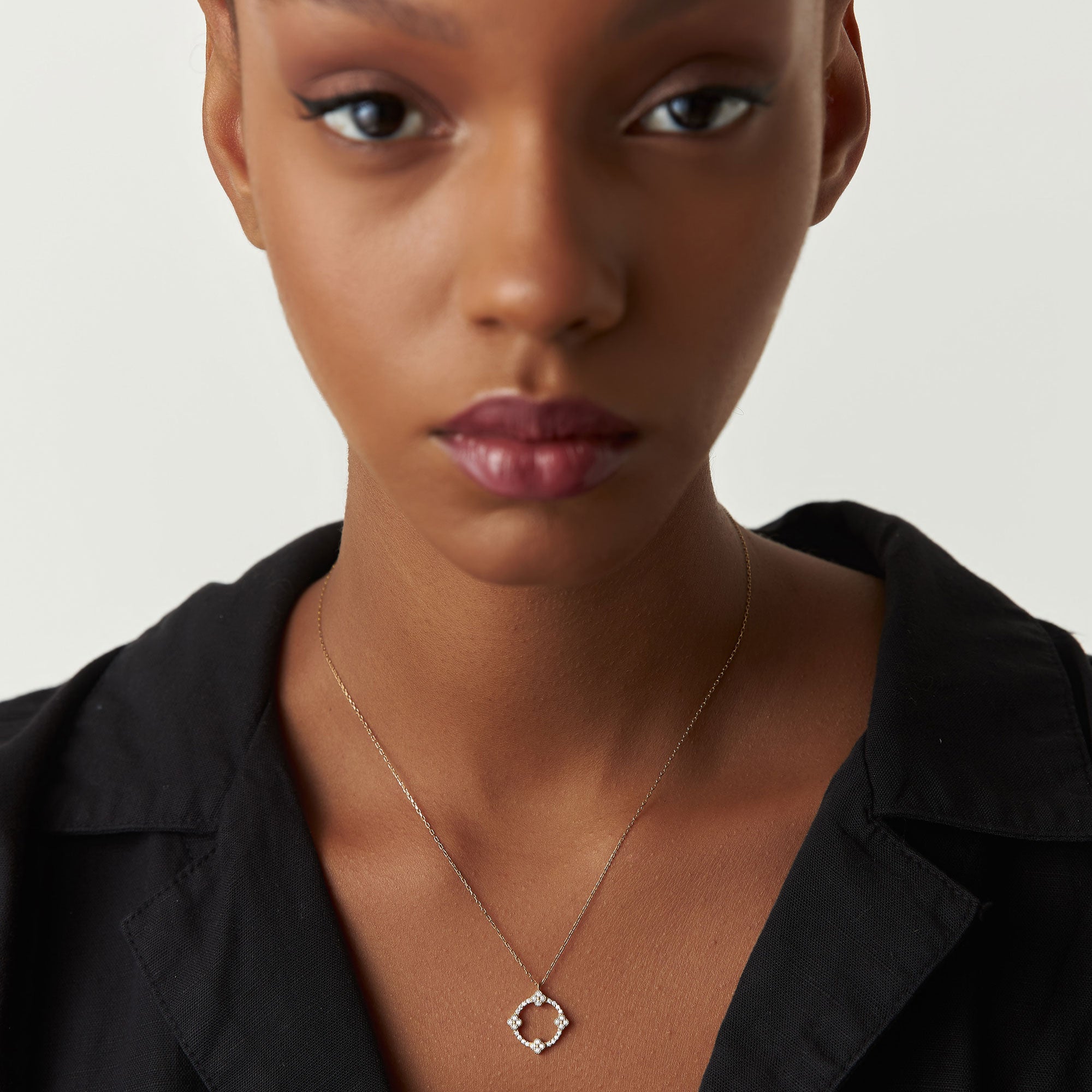 OBFJ1139 - 14k All Diamond Clover Circle Necklace 4
