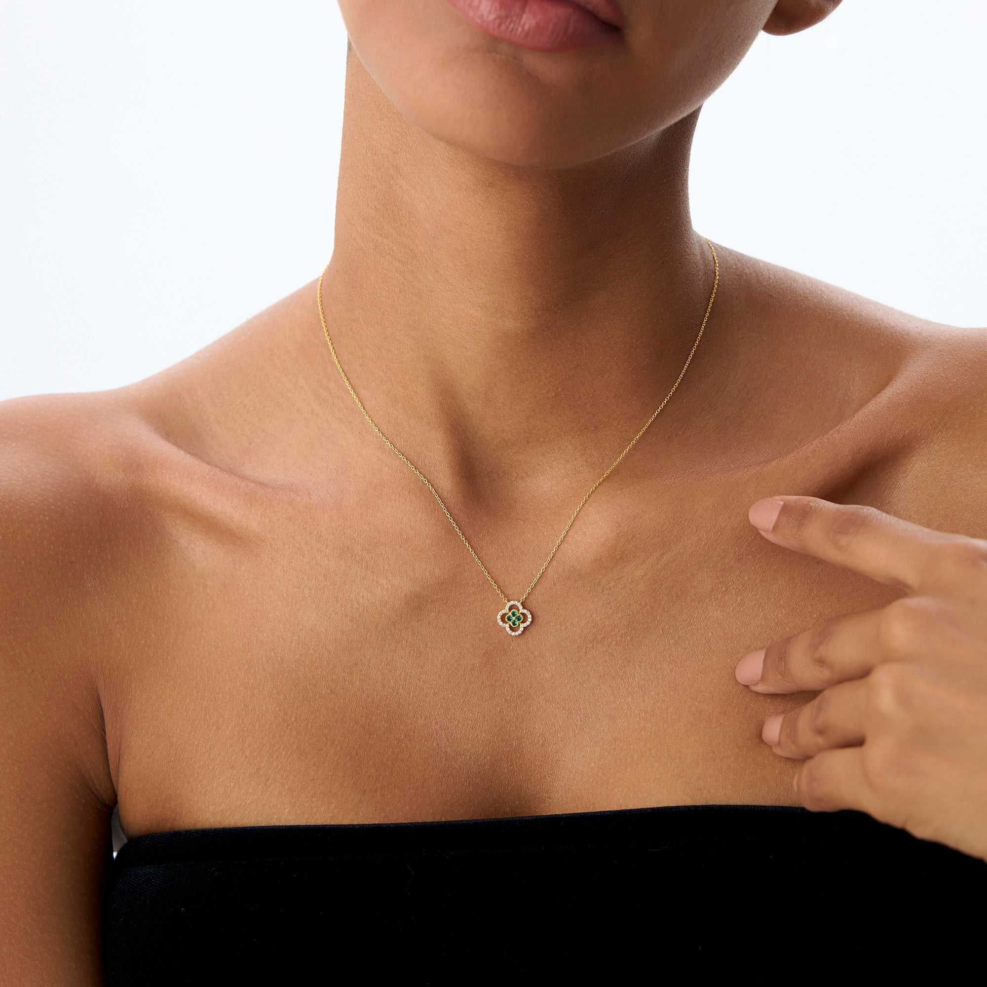 OBFJ0909 - 14k Emerald Clover Necklace in Halo Setting 5