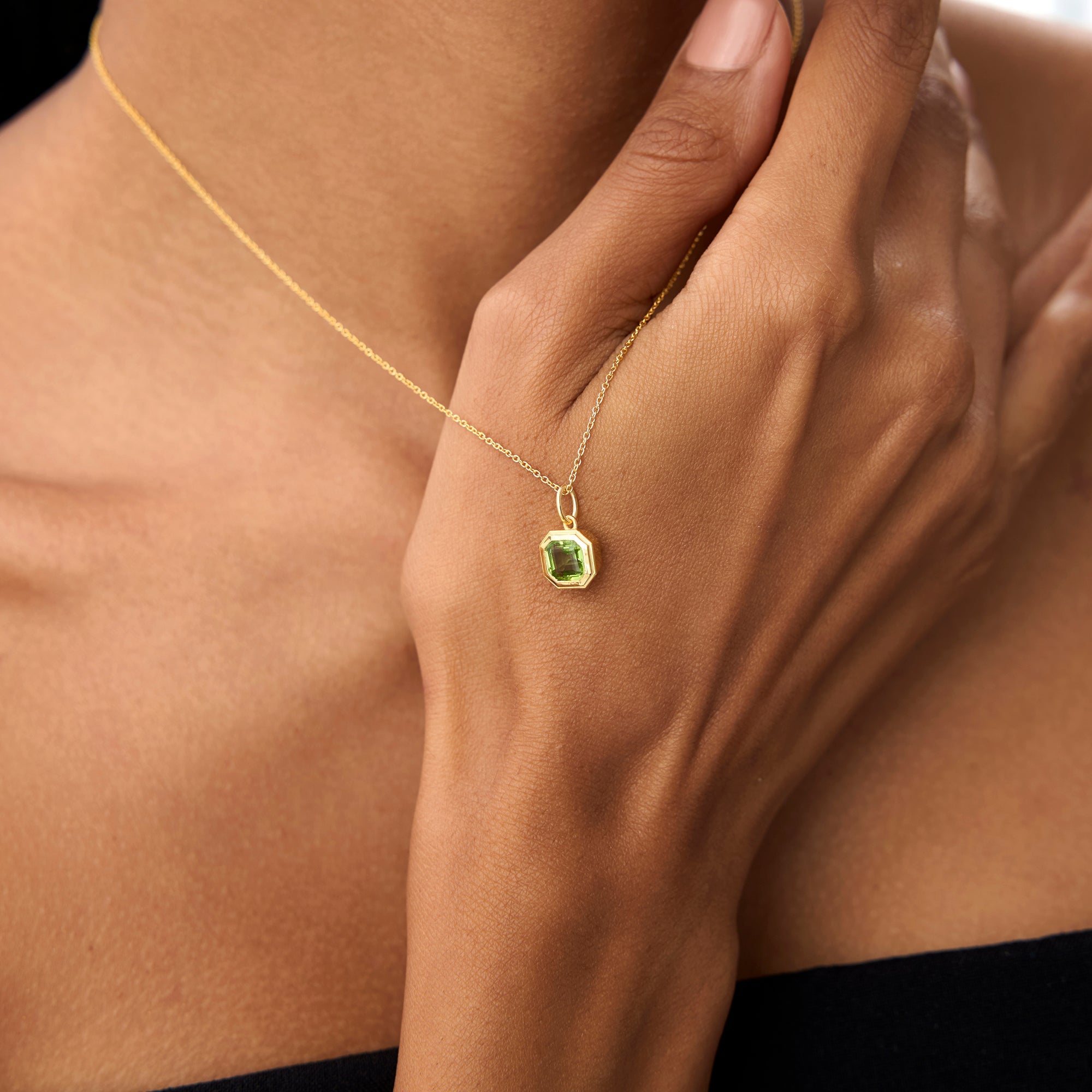 OBFJ0824 - 14K Asscher Cut Bezel Set Peridot Necklace 2