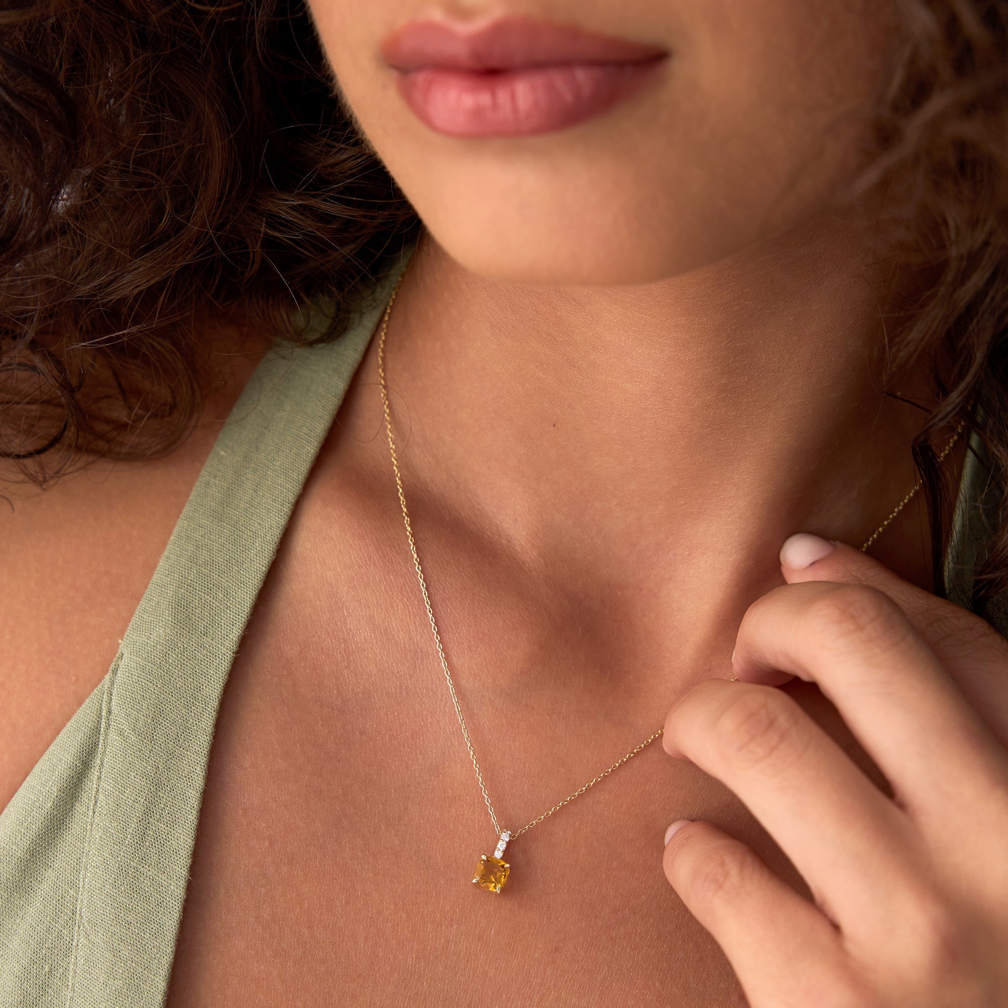 OBFJ0466 - 14K Cushion Cut Citrine with Diamond Bail 3