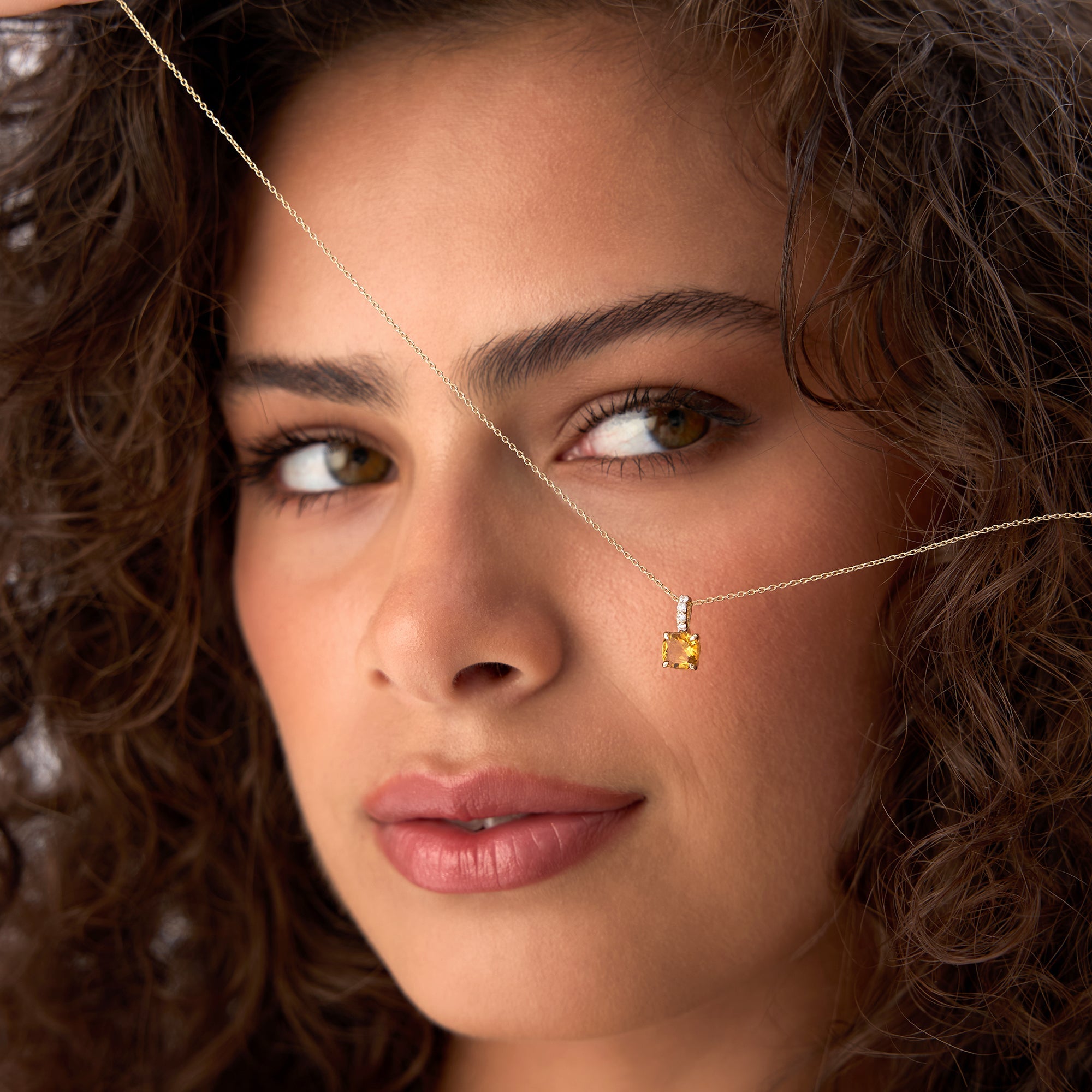 OBFJ0466 - 14K Cushion Cut Citrine with Diamond Bail 4