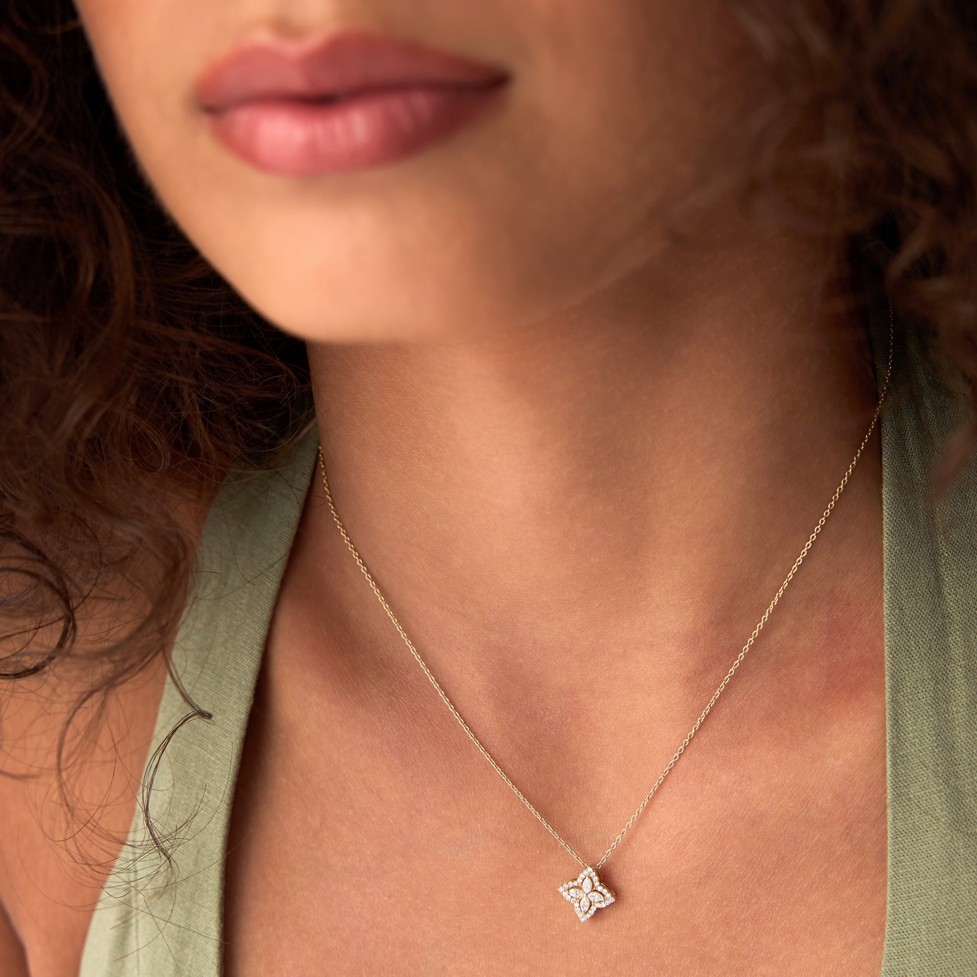 OBFJ0553 - 14k Diamond Petal Cluster Pendant Necklace 4