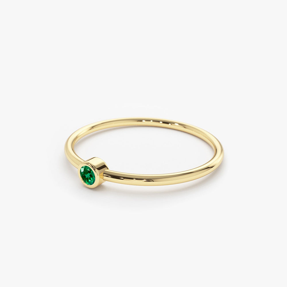OBFJ1618 - 14k Gold Solitaire Emerald Gemstone Ring 2