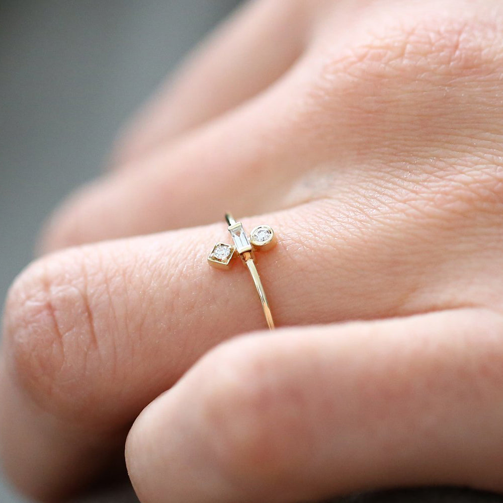 OBFJ1608 - 14K Gold Baguette and Round Cut Diamond Ring 2