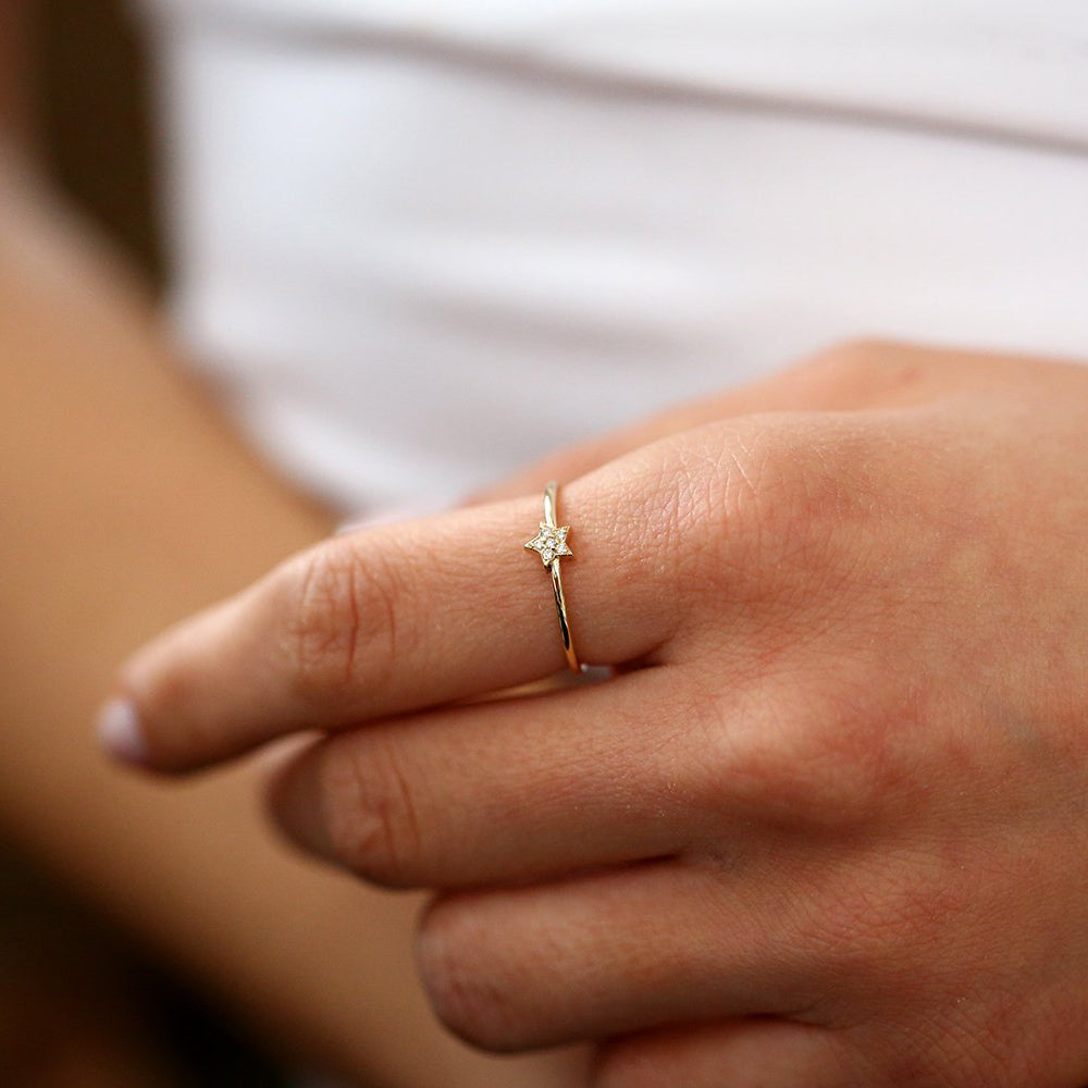 OBFJ1573 - 14K Gold Star Shaped Diamond Ring 2