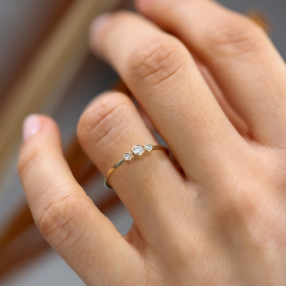 OBFJ1604 - 14K Three Stone Diamond Ring 3