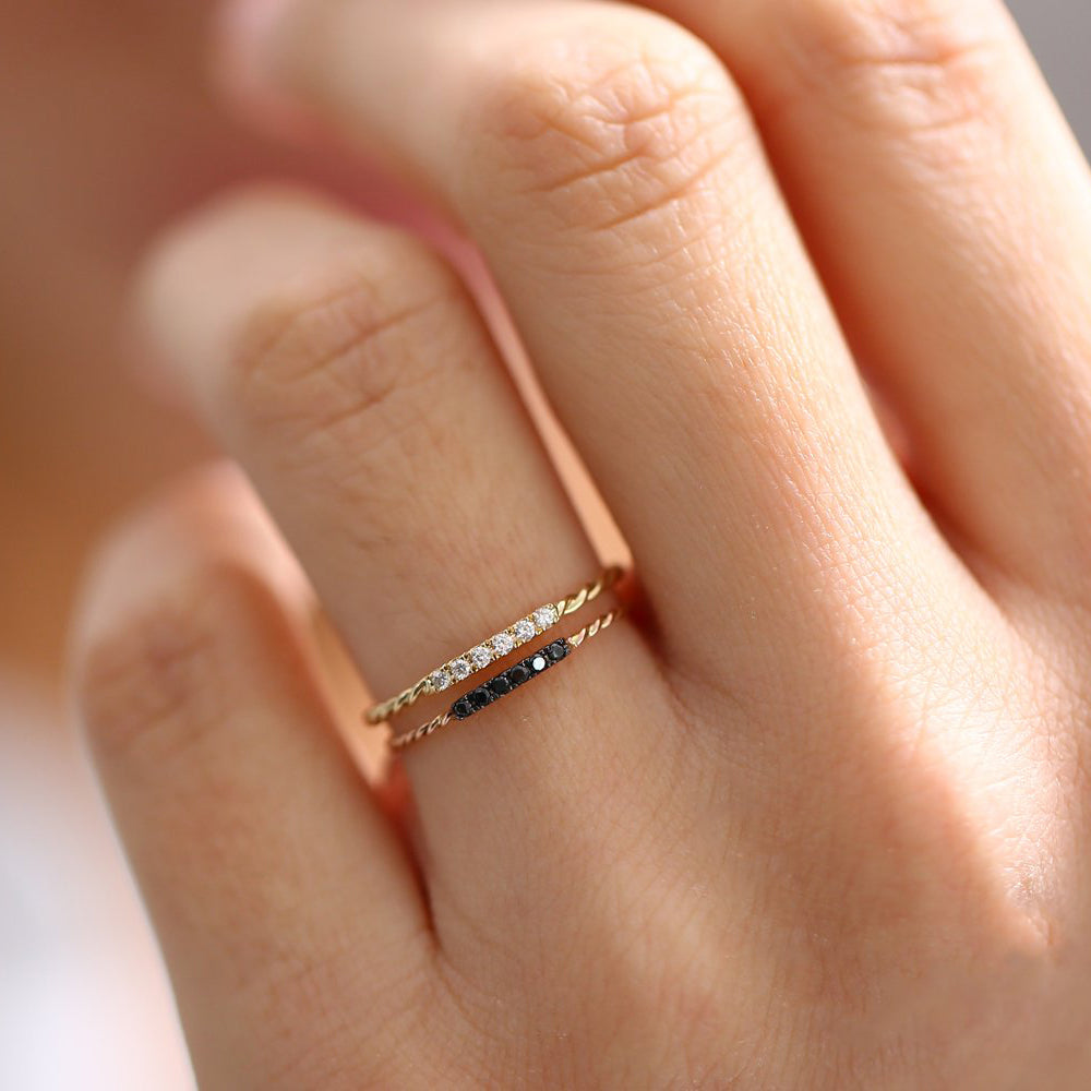 OBFJ1596 - 14K Gold Twisted Diamond Wedding Band 3