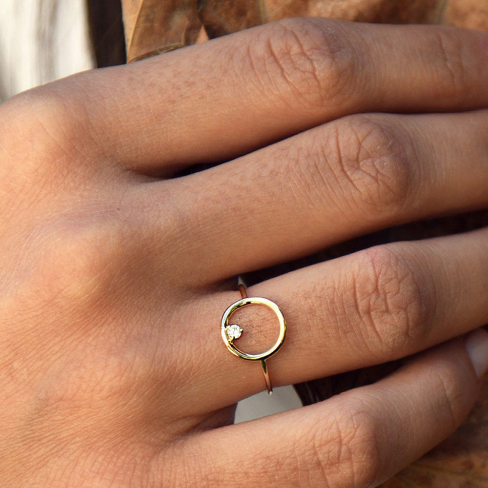 OBFJ1624 - 14K Gold Circle Diamond Ring 3