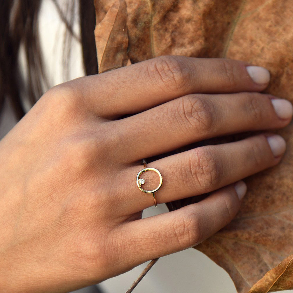 OBFJ1624 - 14K Gold Circle Diamond Ring 2