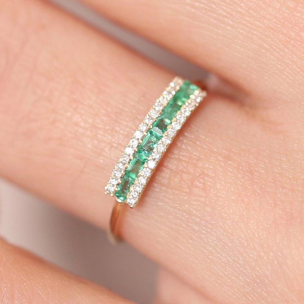 OBFJ1698 - 14k Baguette Emerald and Diamonds Ring 2