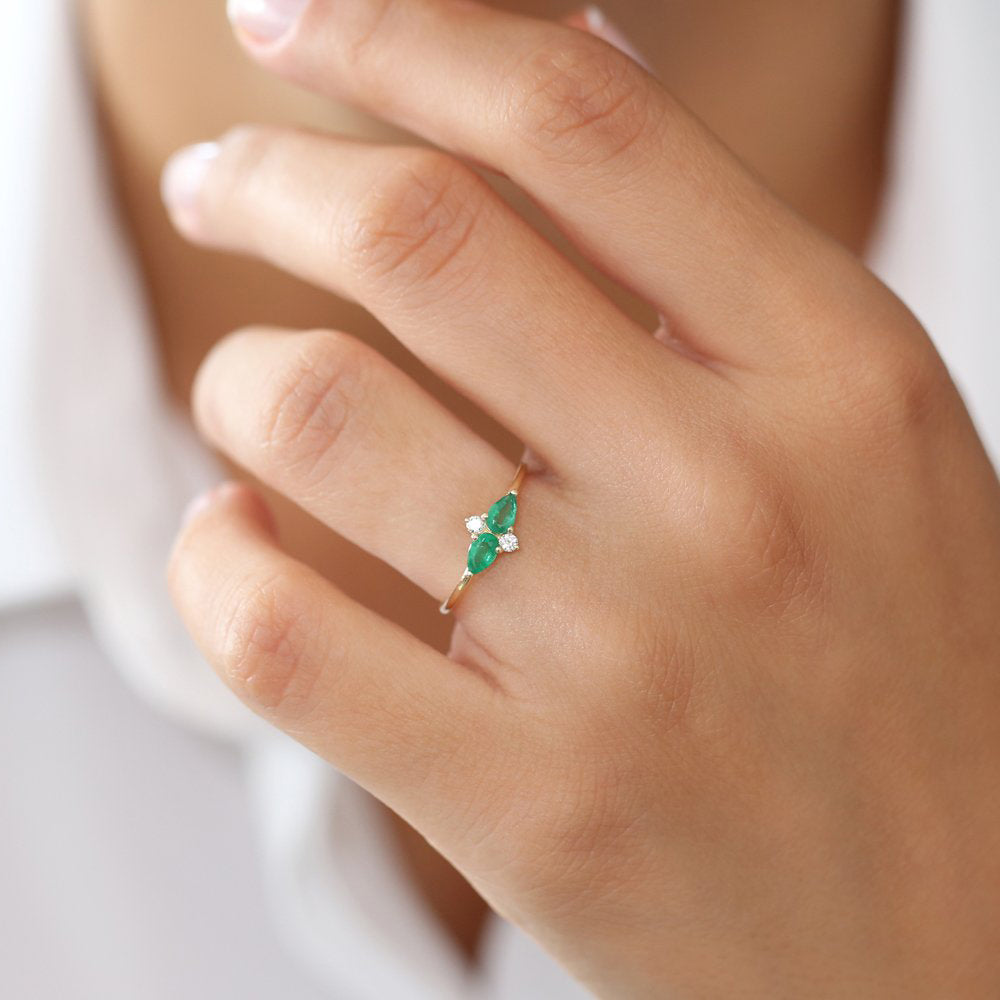 OBFJ1713 - 14K Gold Pear Shape Emerald and Diamond Cluster Ring 2
