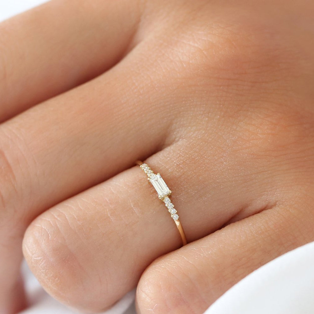 OBFJ1709 - 14K Gold Baguette & Round Diamond Engagement Ring 3