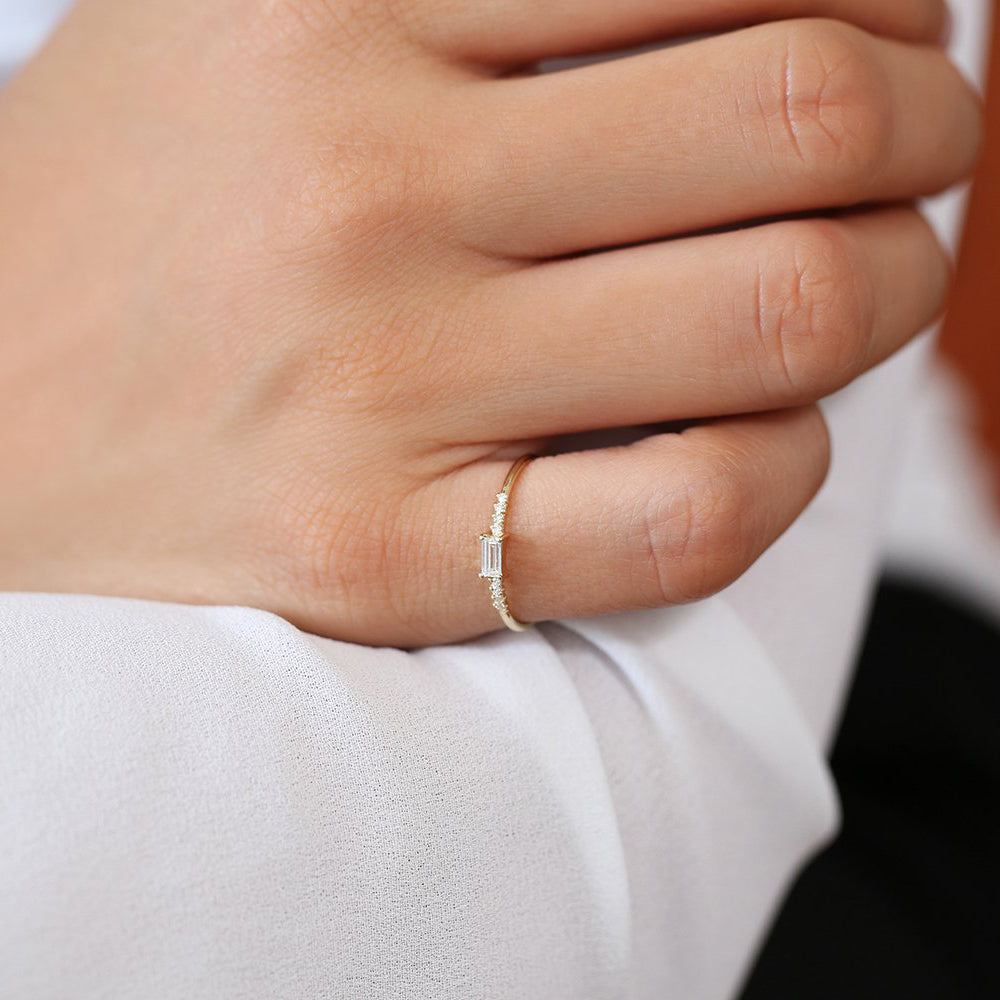 OBFJ1709 - 14K Gold Baguette & Round Diamond Engagement Ring 4