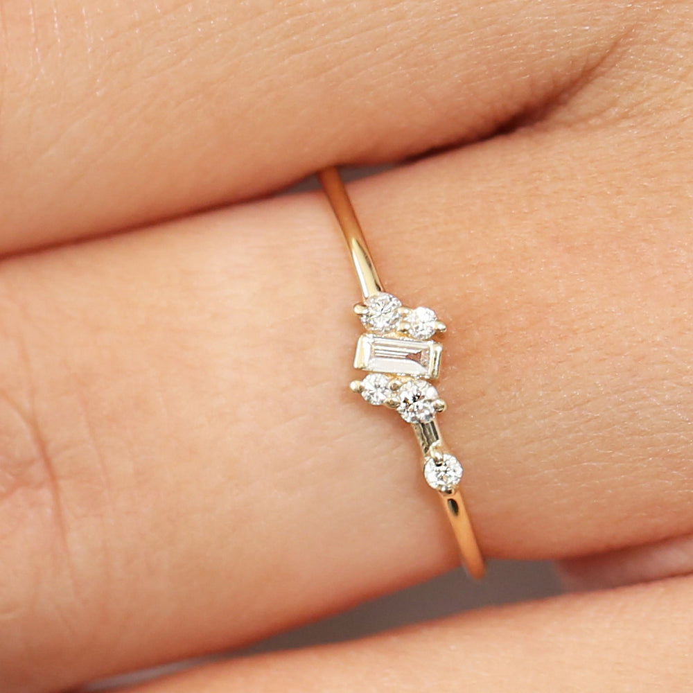 OBFJ1714 - 14K Gold Slanted Baguette and Round Diamond Ring 3