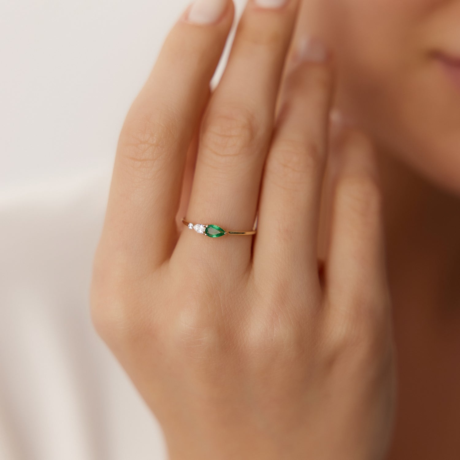 OBFJ1729 - 14k Pear Shape Emerald and Diamond Ring 4