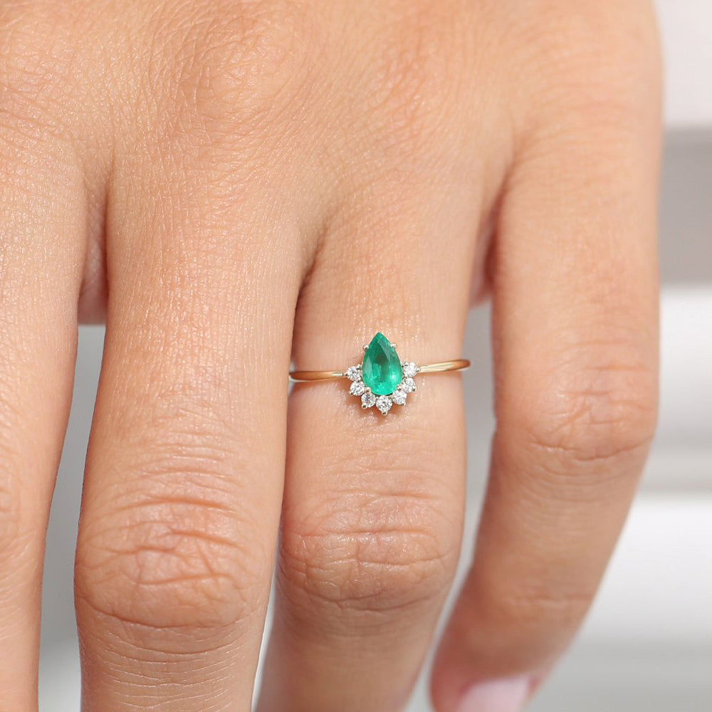 OBFJ1761 - 14k Pear Shape Emerald Engagement Ring 3