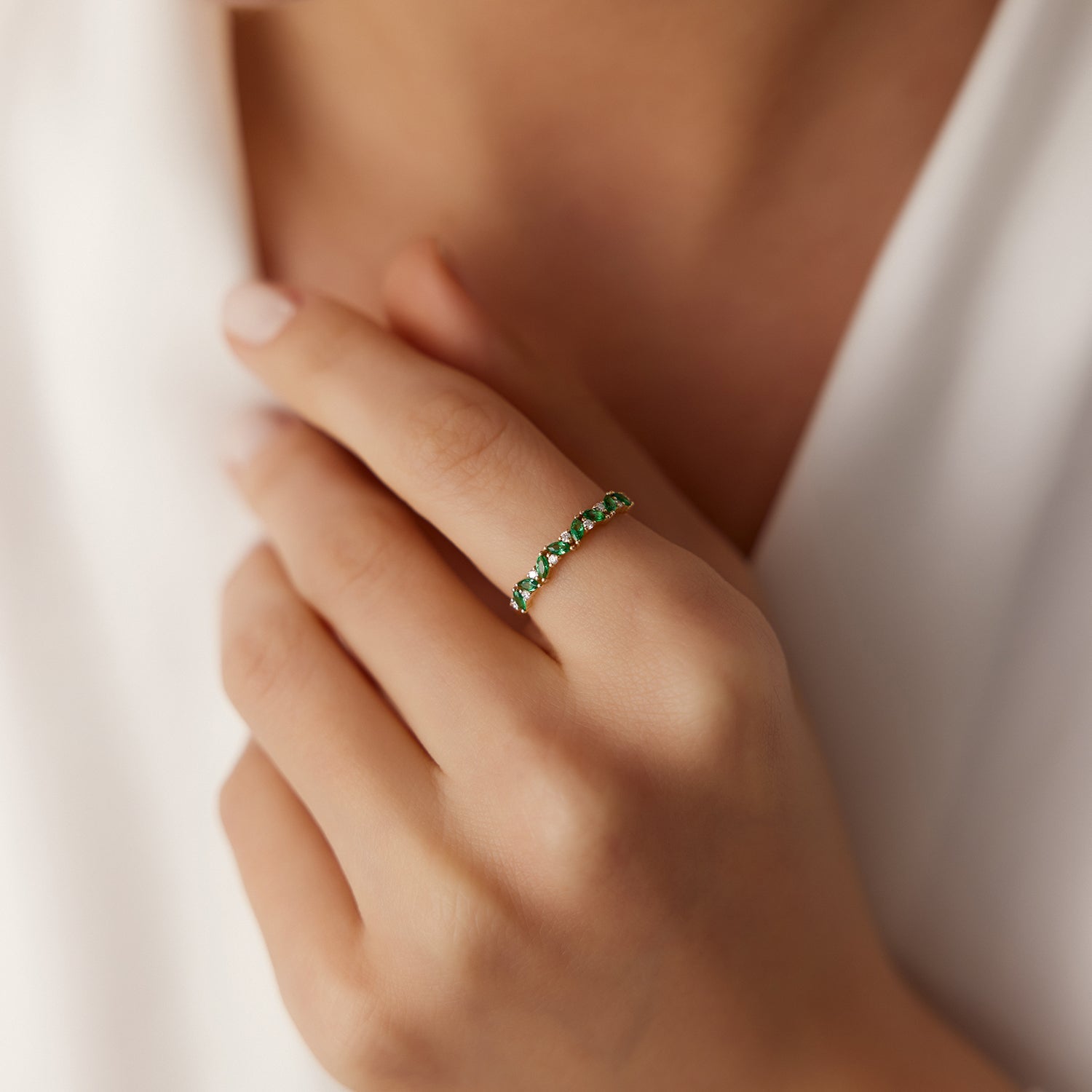 OBFJ1789 - 14k Slanted Emerald and Round Diamond Ring 3