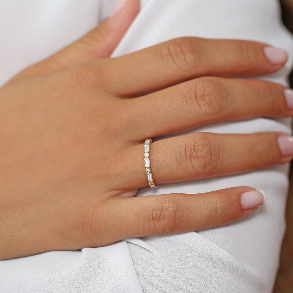 OBFJ1718 - 14K Gold Baguette and Round Diamond Ring 4
